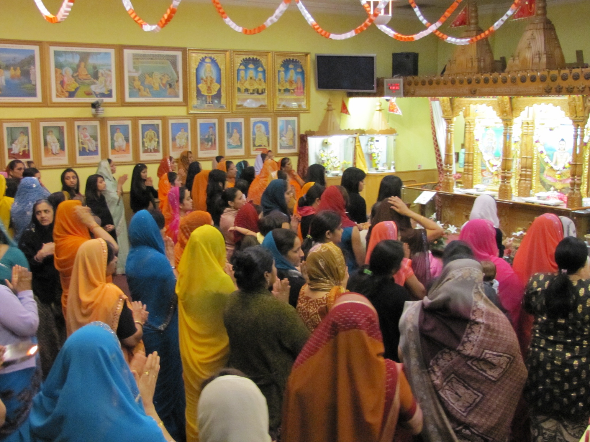 ©1987-2017 SKS Swaminarayan Temple East London